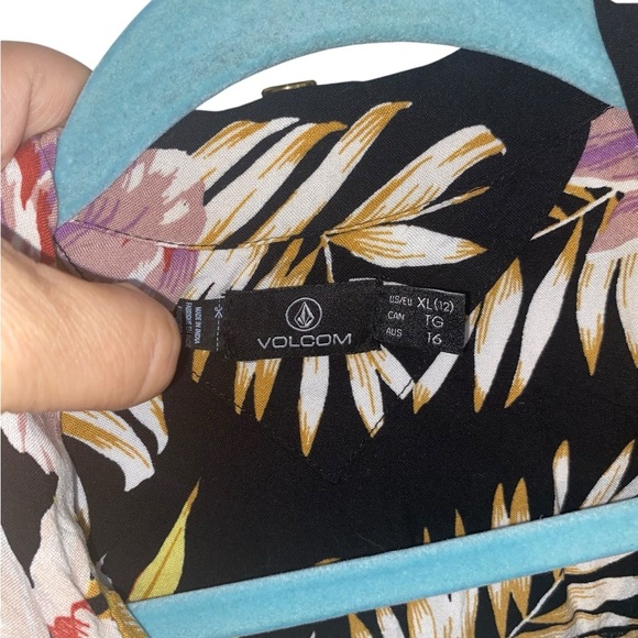 Volcom Gen wow Tropical Floral Black Button-Up Women's Top Hawaiian shirt resort - Picture 6 of 14